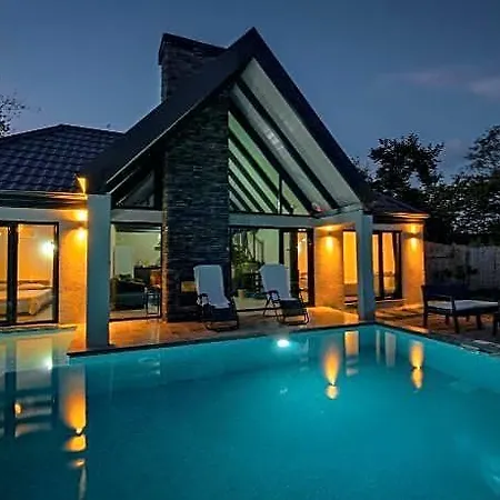 Moonsa Boutique Villa *