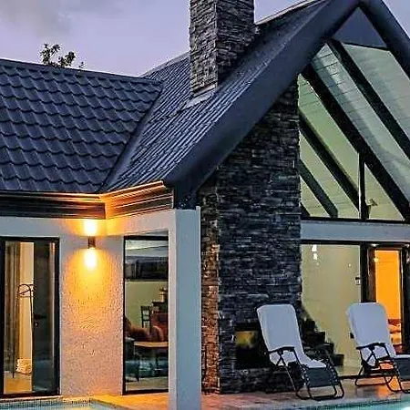 Villa Moonsa Boutique *